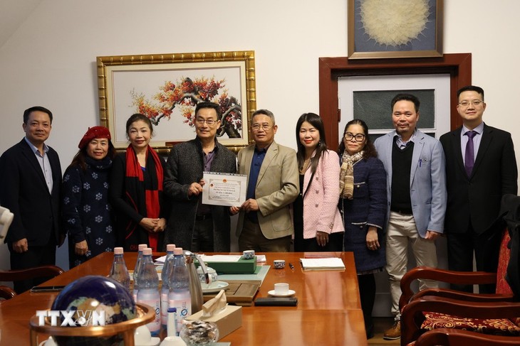 Cộng đồng người Việt tại Đức “chung tay, chung sức” với đồng bào bị lũ lụt