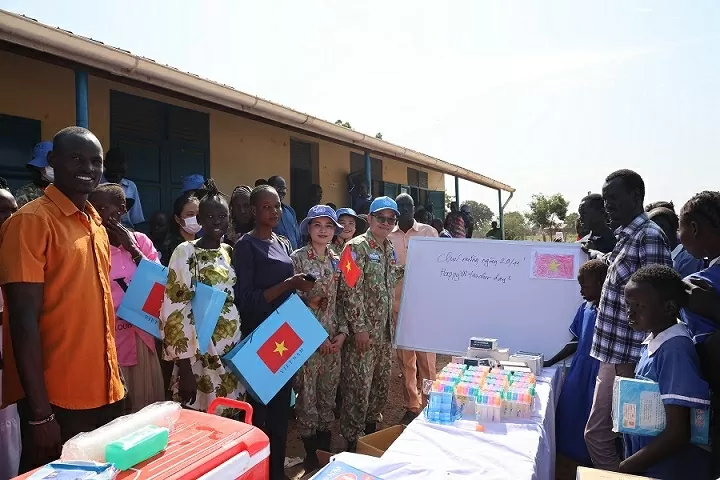 Bệnh viện dã chiến Việt Nam đồng hành với sự nghiệp giáo dục tại Nam Sudan