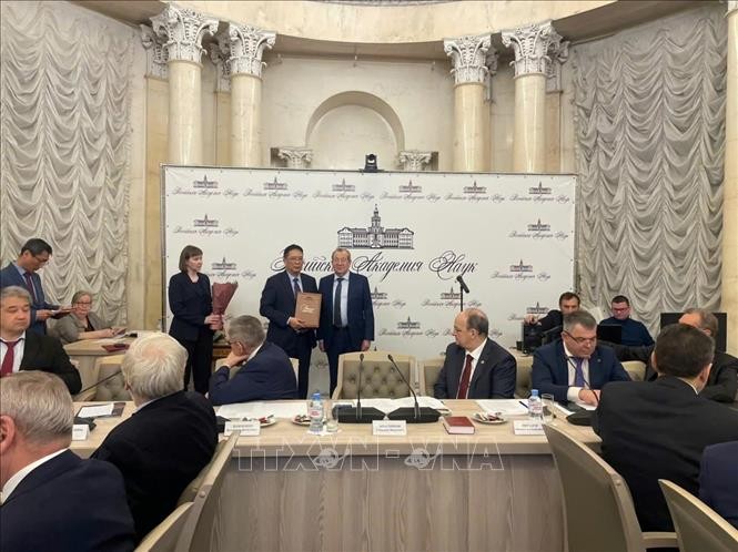 Viện Hàn lâm Khoa học Nga vinh danh nhà khoa học hàng đầu của Việt Nam