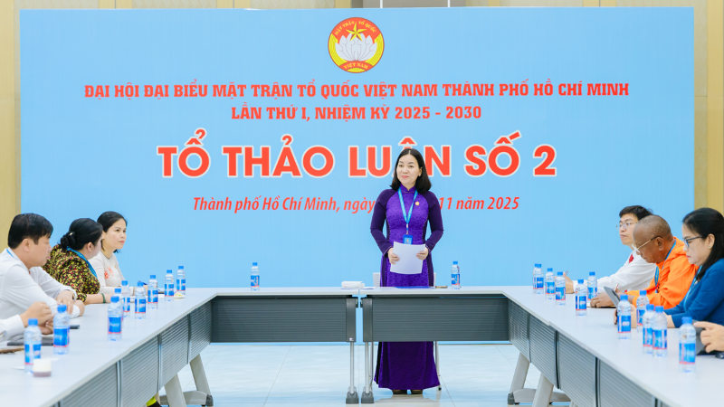Lấy nhân dân làm trung tâm, chủ thể, mục tiêu và động lực của đổi mới