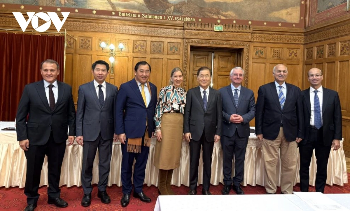 Việt Nam tham dự Diễn đàn Chính trị Á – Âu lần thứ 6 tại Hungary