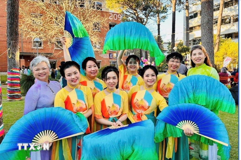 Cộng đồng người Việt Nam ở nước ngoài luôn là một bộ phận không thể tách rời của dân tộc.