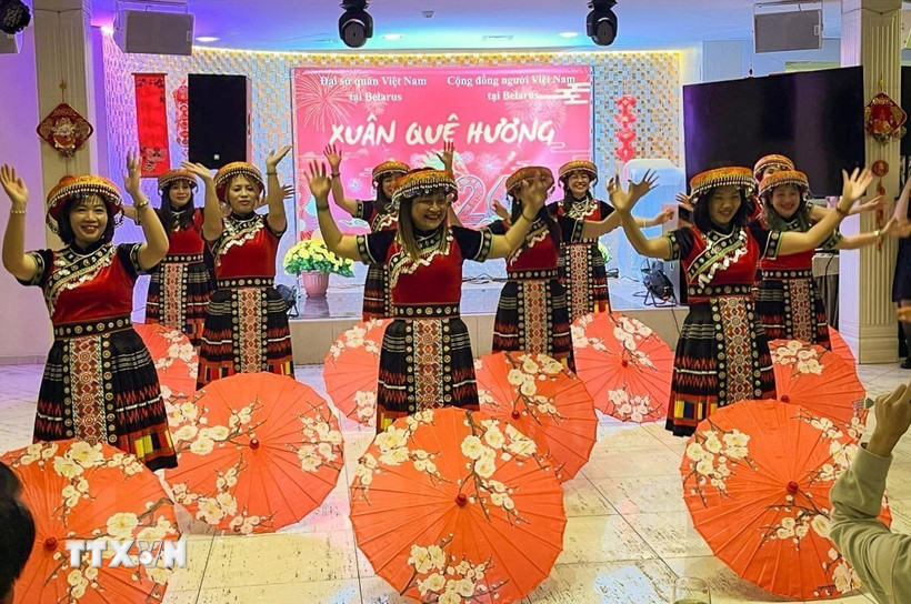 Cộng đồng người Việt tại Belarus hướng về quê hương, đất nước