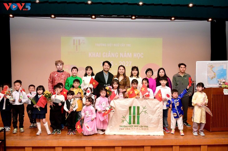 Gieo mầm tiếng Việt nơi đất khách