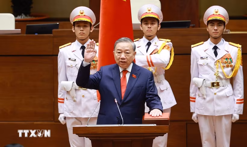 Điện, thư và thông điệp chúc mừng các đồng chí Lãnh đạo chủ chốt