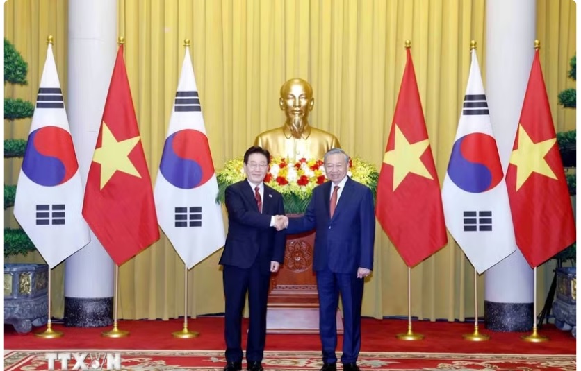 Tổng thống Hàn Quốc và Phu nhân kết thúc chuyến thăm cấp Nhà nước tới Việt Nam