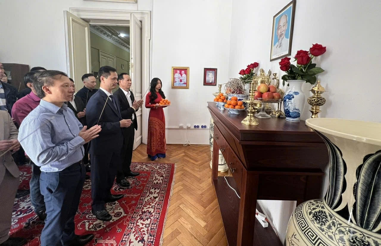 Người Việt tại Romania hướng về cội nguồn, kỷ niệm 51 năm Ngày Giải phóng miền Nam