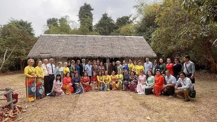 Bác Hồ trong đời sống tinh thần của người Việt tại Thái Lan