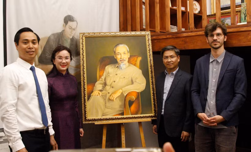 Chuỗi hoạt động tôn vinh di sản của Chủ tịch Hồ Chí Minh tại Pháp