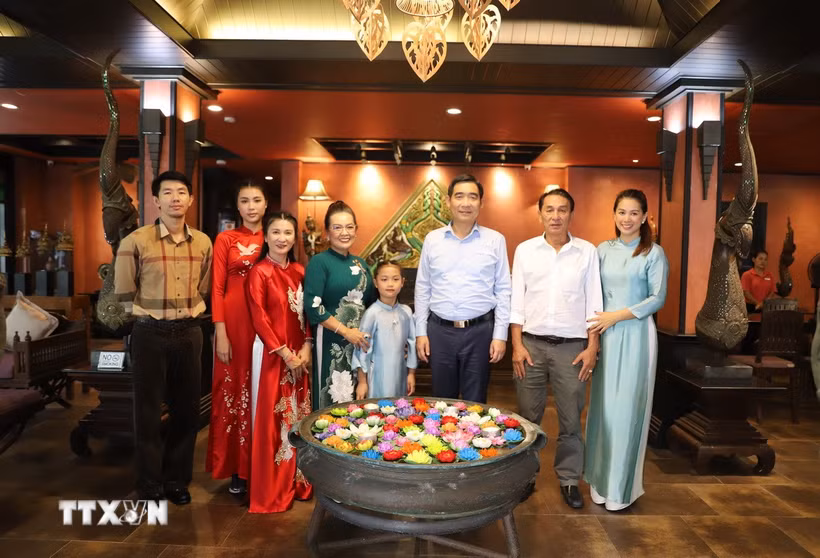 Đại sứ quán Việt Nam tại Thái Lan tri ân một số gia đình kiều bào có công
