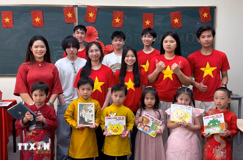 Phát huy vai trò của cộng đồng người Việt Nam tại Canada