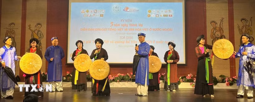 'Tiếng Việt trong tim con' - gìn giữ tiếng mẹ đẻ, gắn kết với quê hương