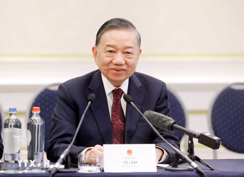 Tổng Bí thư, Chủ tịch nước Tô Lâm gặp gỡ đại diện chuyên gia, trí thức người Việt tại Bỉ và Luxembourg