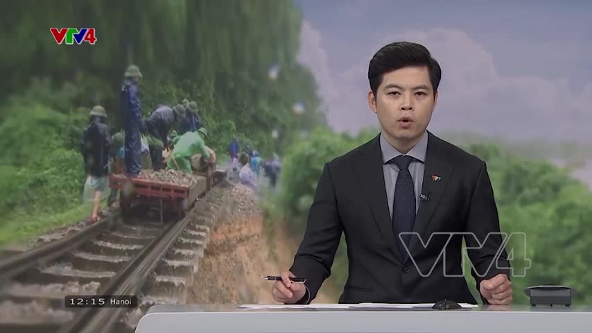 Xuyên đêm khắc phục tuyến đường sắt Bắc - Nam bị sạt lở