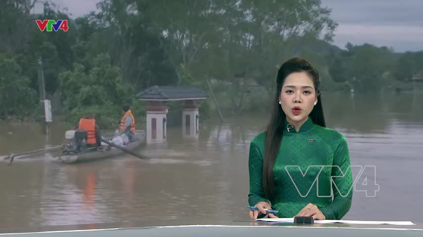 Nhiều hộ dân ven sông Lam bị ngập sâu