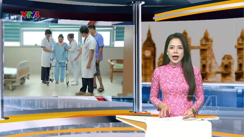 Giúp bệnh nhân người Lào đi lại sau 8 tháng liệt chân