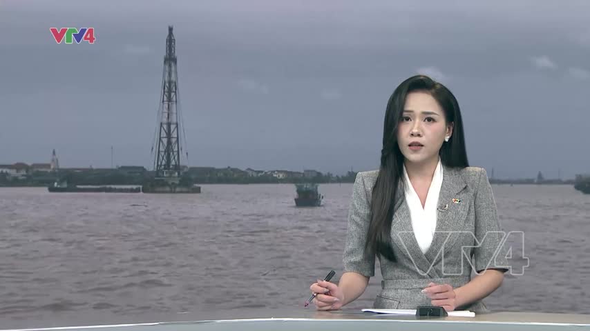 Nỗ lực tìm kiếm thuyền viên mất tích do chìm tàu trên sông Gianh