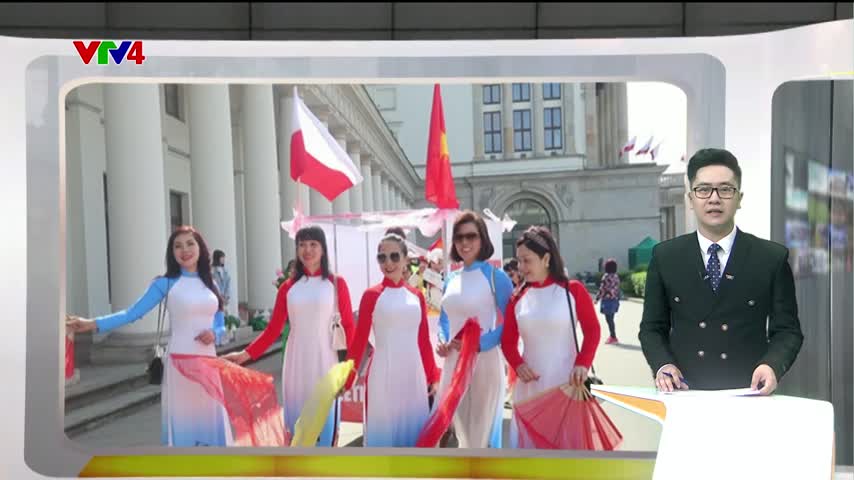 Người Việt tham gia Lễ diễu hành kỷ niệm 100 năm độc lập Ba Lan