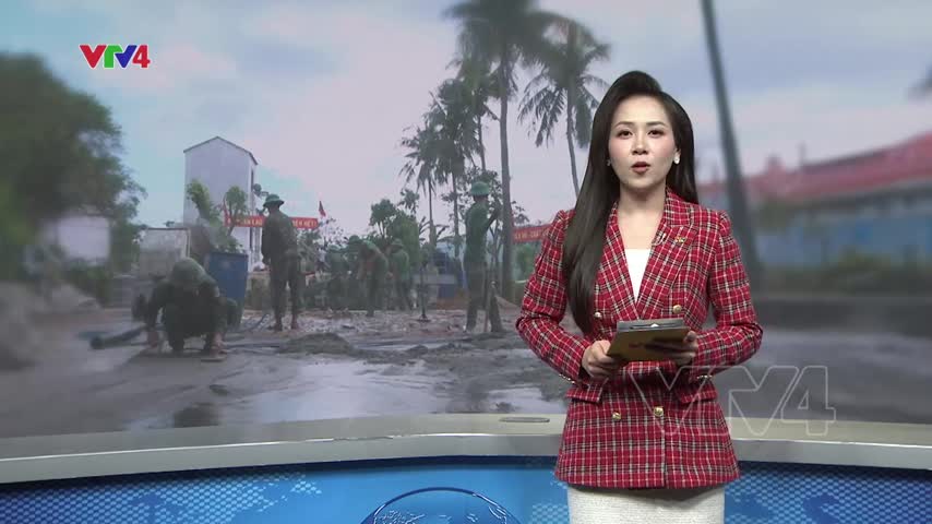 Các đội thợ xây mặc áo lính