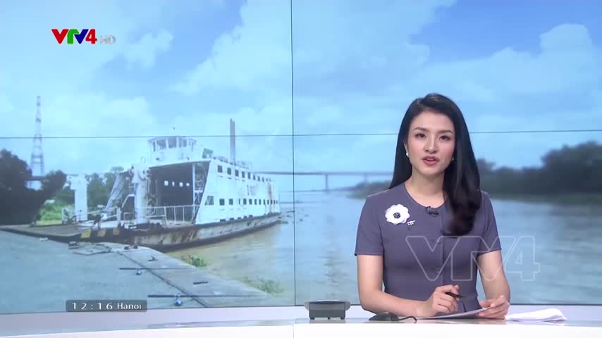Người dân qua sông khó khăn do phà ngừng hoạt động
