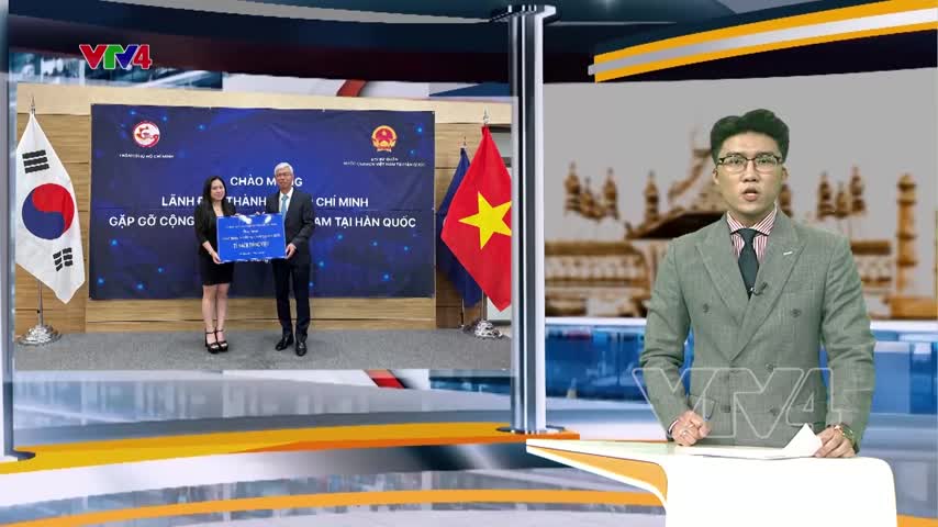 Lãnh đạo Thành phố Hồ Chí Minh trao tặng tủ sách tiếng Việt cho cộng đồng người Việt tại Hàn Quốc