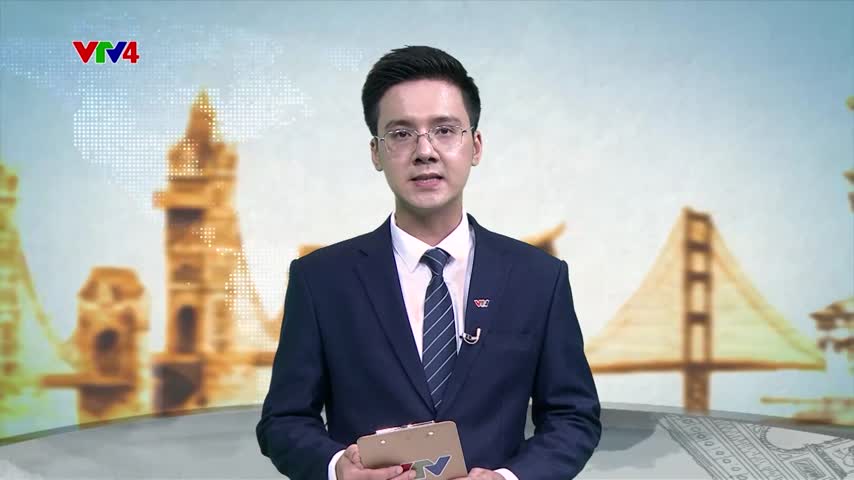 Tổng Lãnh sự quán Việt Nam tại Pakse trao thưởng cho các học sinh xuất sắc