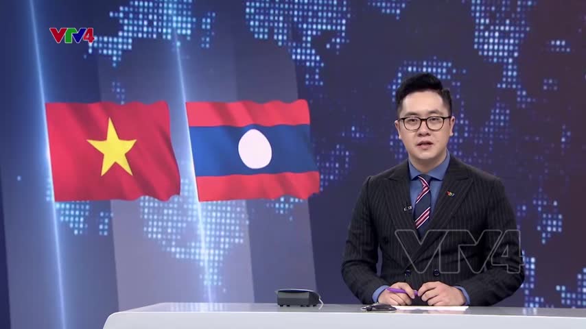 Thủ tướng chào Tổng Bí thư, Chủ tịch nước Lào