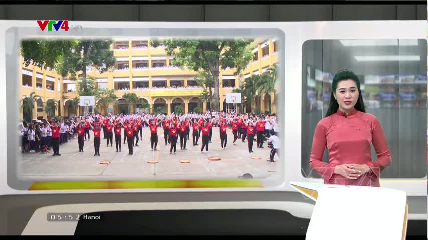 Thầy cô nhảy Flashmob tặng học trò
