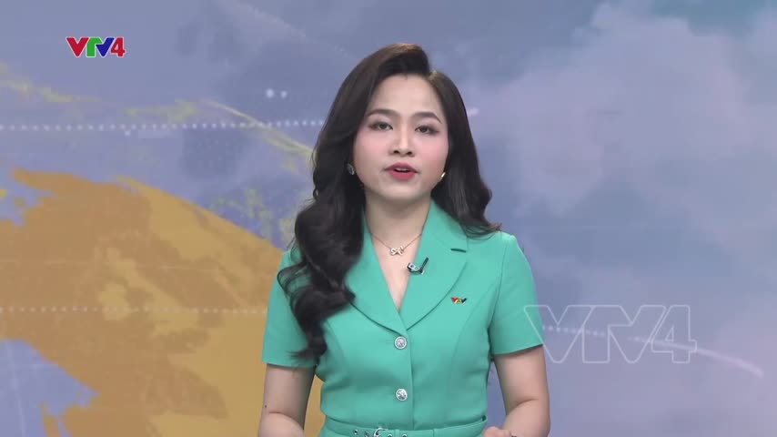 Người dân chờ đón và cung rước xá lợi phật tại Hà Nội