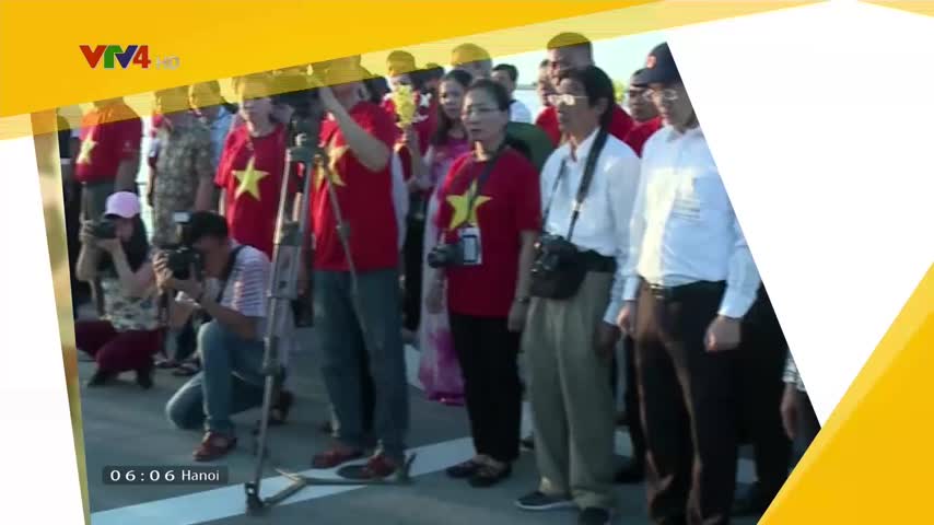 Nghệ sỹ Nguyễn Xuân Huy và cây đàn violin sứ độc đáo​