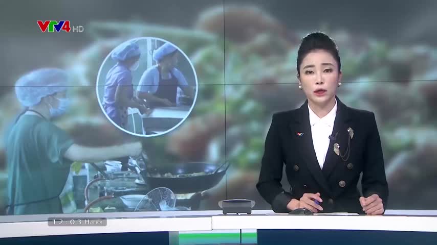 Bếp ăn dã chiến phục vụ bệnh nhân