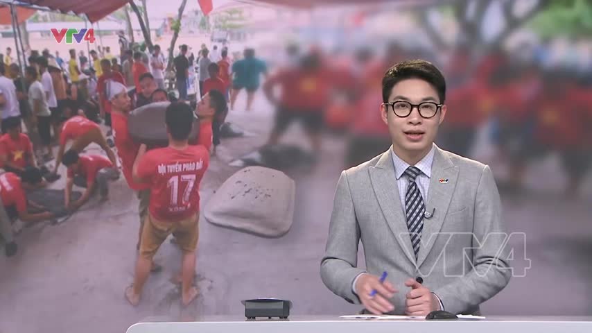 Độc đáo trò chơi pháo đất ngày Xuân