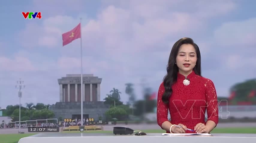 Hàng vạn người viếng lăng Chủ tịch Hồ Chí Minh