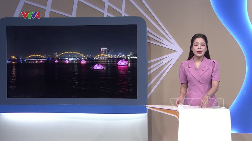Thắp sáng 7 đóa sen trên sông Hàn mừng đại lễ Phật đản