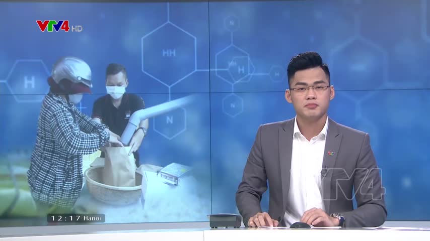 Người nghèo ấm lòng nhờ máy cấp gạo tự động