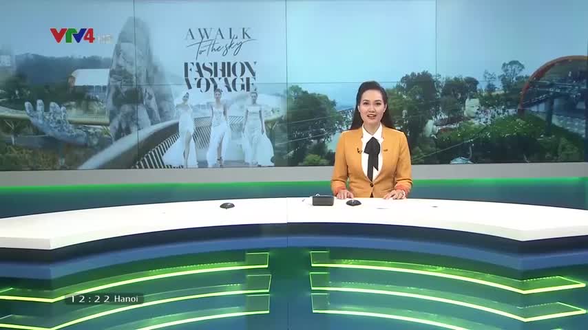 Trình diễn thời trang trên cầu vàng tại Đà Nẵng