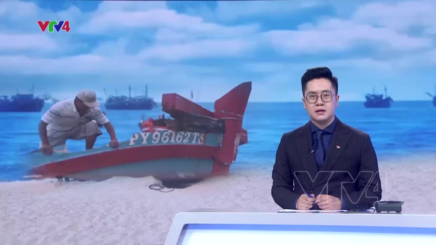 Ngư dân sửa chữa tàu sớm ra khơi trở lại