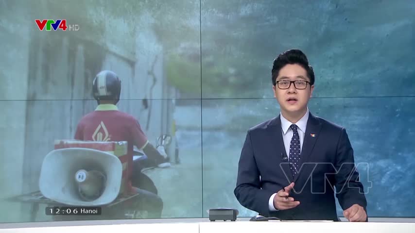 “Cõng”  loa đi tuyên truyền lưu động về Covid-19