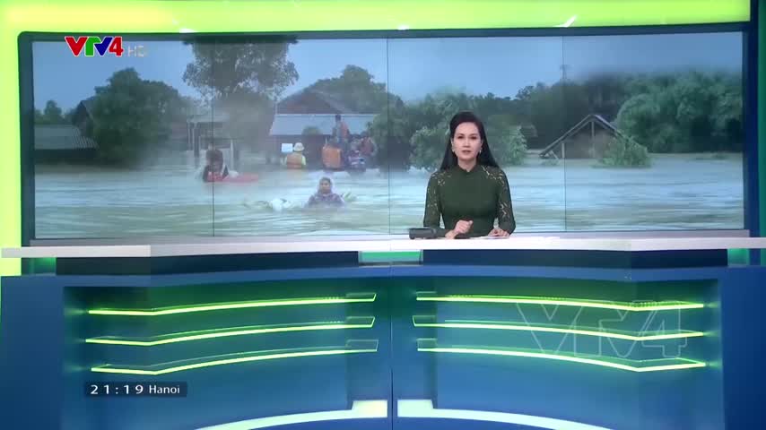 Cứu trợ người dân vùng rốn lũ Hà Tĩnh
