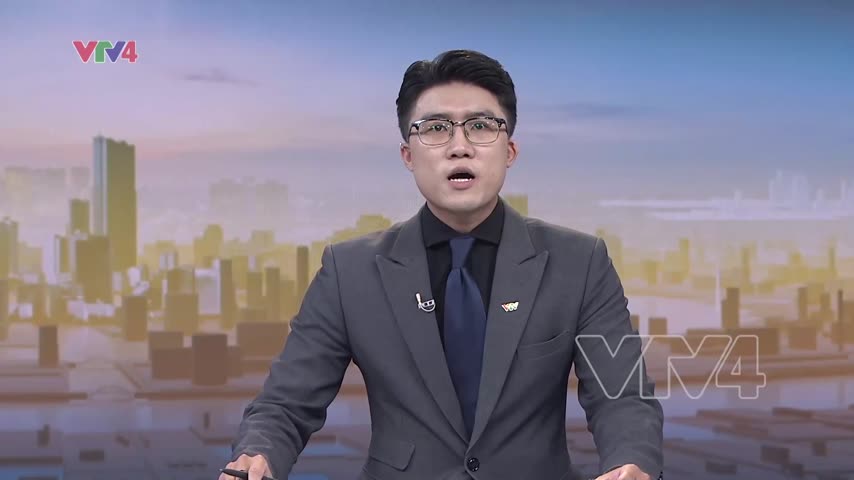 Tìm kiếm nạn nhân mất tích trong vụ lật tàu