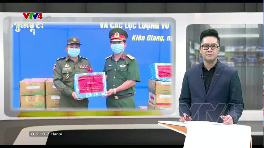 Trao tặng thiết bị y tế cho lực lượng vũ trang Campuchia chống dịch Covid-19