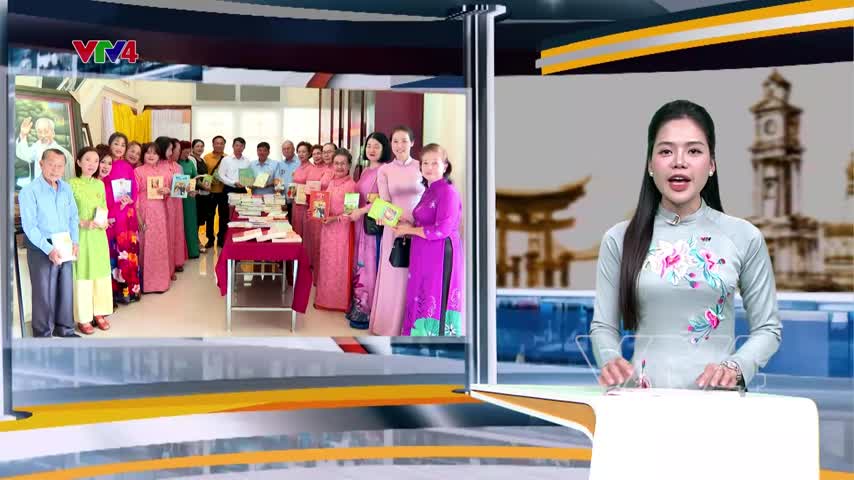 Tặng tủ sách Bác Hồ cho Khu Di tích Chủ tịch Hồ Chí Minh tại Thái Lan