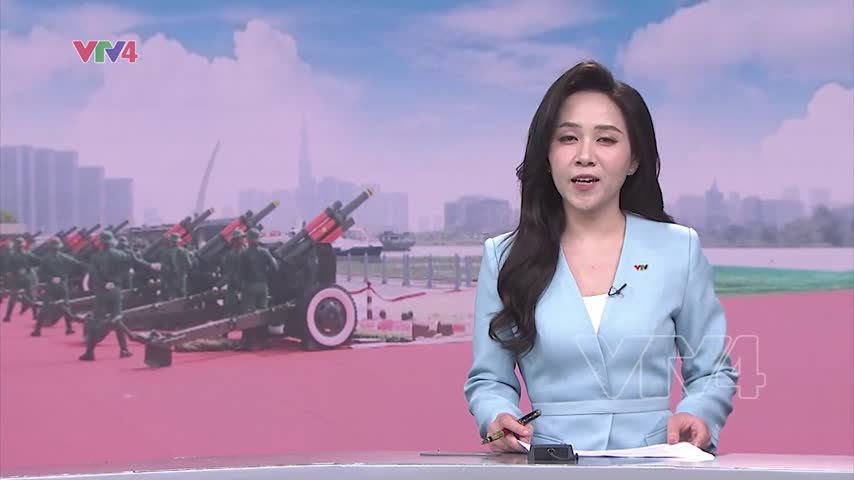 Đông đảo người dân tìm về bến Bạch Đằng