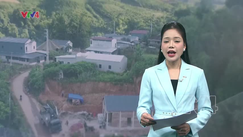 Niềm vui của người dân vùng lũ khi về nhà mới