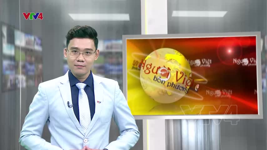 Em bé gốc Việt vẽ tranh bằng chân