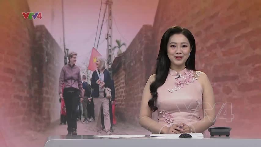 Làng cổ Đường Lâm đón khách du lịch quốc tế