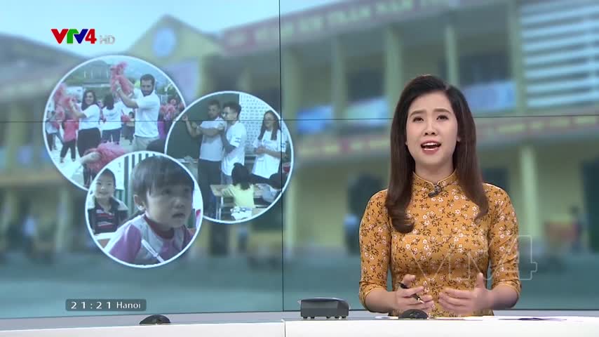 Tình nguyện viên Israel dạy học ở Lào Cai