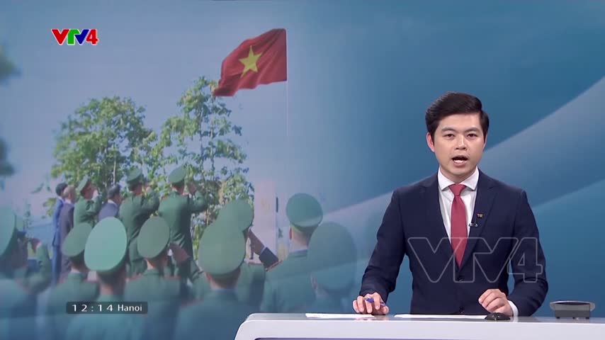 Chào cờ sáng đầu năm tại cột mốc ba nước Đông Dương
