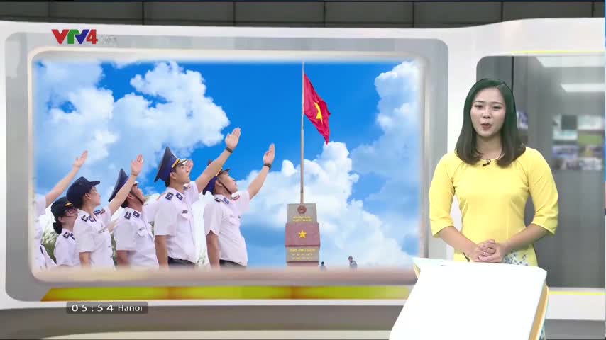 Thiêng liêng lễ chào cờ trên đảo tiền tiêu