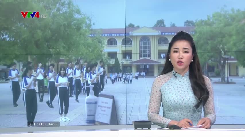Học sinh đi học trở lại